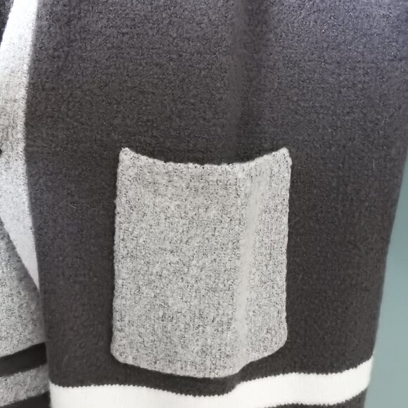 New Directions Striped Long Sweater with Pockets - Extra Large - Picture 6 of 7